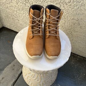 Timberland Woman’s Hoverlite Brown Suede Lace-Up Boots SZ 8.5